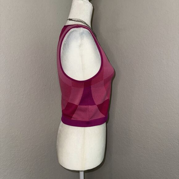 Fabletics Active Crop Top Women's XL Pink Magenta Stretch Sleeveless Activewear - Picture 2 of 8